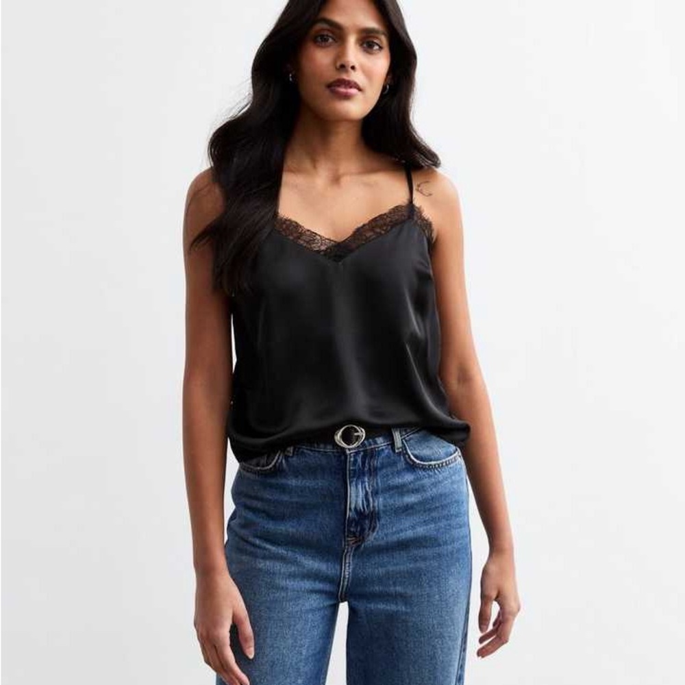 Forever 21 Black Sleeveless Fitted Camisole